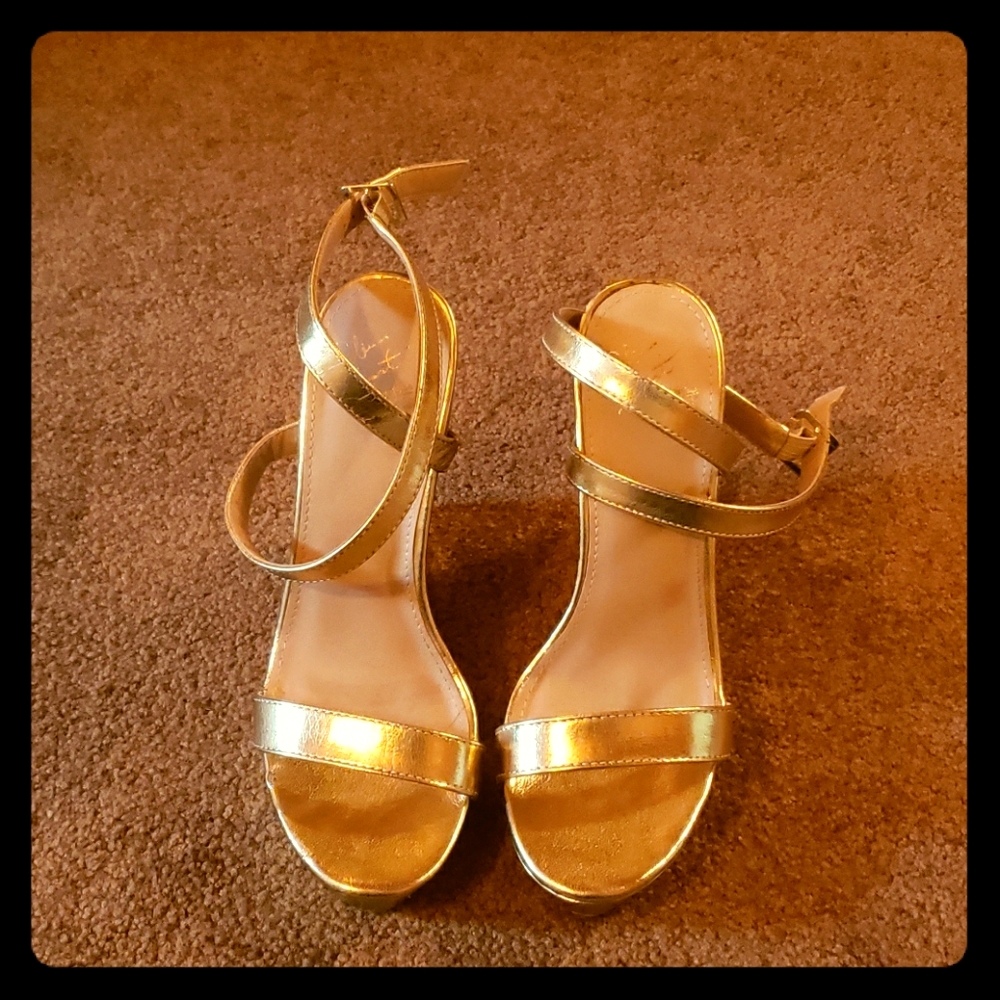 Golden Wedges